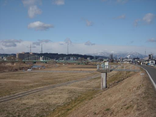 千代大橋付近の河川敷