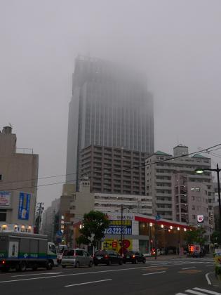 霧のトラストタワー