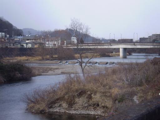 愛宕橋付近の広瀬川