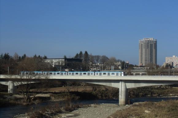 地下鉄東西線と広瀬橋