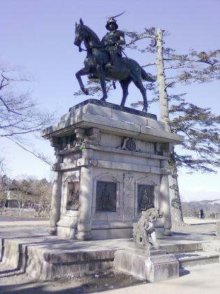 政宗公騎馬像など
