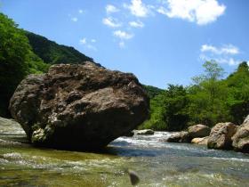 羽山橋付近の河原