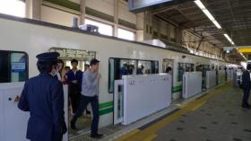 可動式ホーム柵/富沢駅